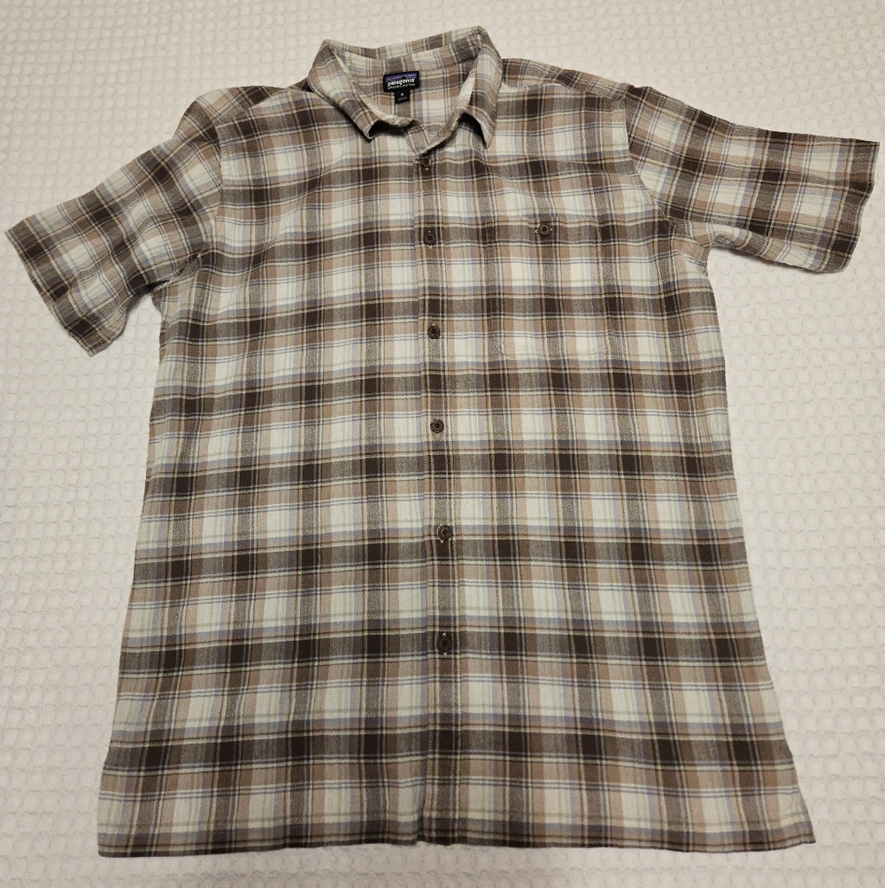 Patagonia Men's XL Brown Beige Blue Plaid Organic Cotton Short Sleeve Shirt